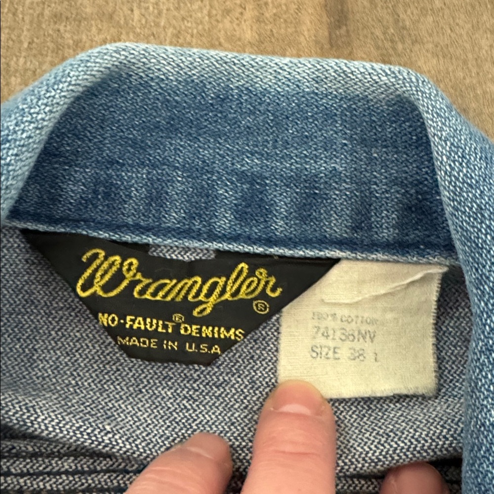 Vintage women’s Wrangler Denim Jacket. - Picture 3 of 5